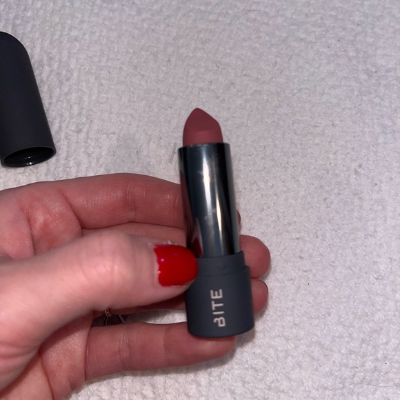 Sugar Buns Bite Lipstick - Picture 4 of 8